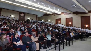 Hemşirelik fakültesinde üniforma giyme heyecanı yaşandı