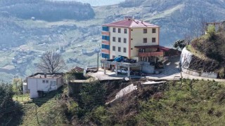 Heyelan mahalleyi tehdit ediyor