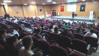 Hisarcıkta lise öğrencilerine Dijital Bağımlılık konulu konferans