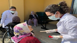 Huzurevi sakinlerine diş taraması yapıldı