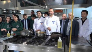 İftara hazırlık yapamayanların iftarı lise öğrencilerinden
