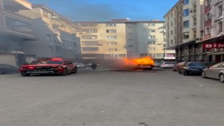 Iğdırda seyir halindeki araç alev alev yandı