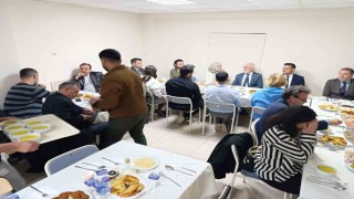İl Sağlık Müdürü Bildirici, hastane personeliyle iftar yapmayı sürdürüyor