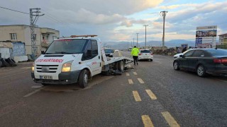 İslahiyede motosikletle kamyonet çarpıştı: 1 ölü, 1 ağır yaralı