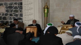 İslam aleminin 5. Harem-i Şerifinde mukabele geleneği devam ediyor