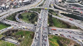 İstanbulda bayram trafiği havadan görüntülendi, trafik yoğunluğu yüzde 83e ulaştı