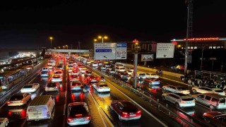 İstanbulda bayramda trafik yoğunluğu yağmurun etkisiyle yüzde 74e yükseldi