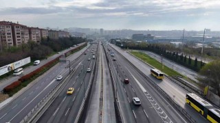 İstanbulda bayramda yollar boş kaldı, trafik yoğunluğu yüzde 6 oldu