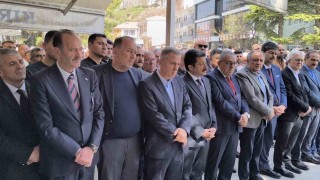 İzmir Valisi Elbanın babası son yolculuğuna uğurlandı