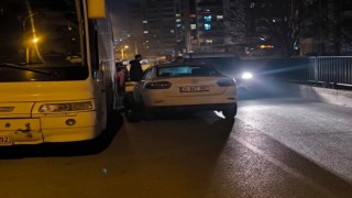 İzmir Bayraklı’da Otomobile Silahlı Saldırı: 1 Ölü, 1 Yaralı