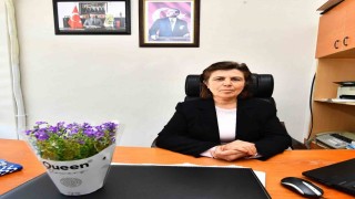İzmirin kadın muhtarlarına mor çiçekli sürpriz