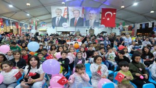 İzmit Kent Meydanında eğlenceye tam gaz devam