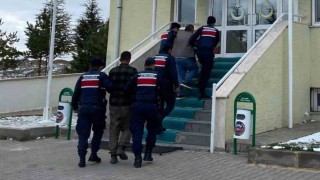 Jandarma 12 kamerayla iz sürdü: Traktör hırsızları yakalandı