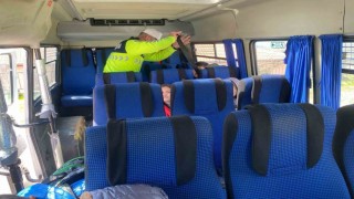 Jandarma ekipleri okul servis araçlarını denetledi