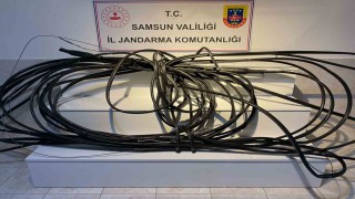 Jandarma kablo hırsızını suçüstü yakaladı