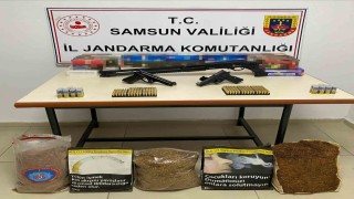 Jandarma kaçak silah ve tütün ürünleri ele geçirdi