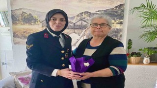 Jandarma, şehit annelerini ve kadınları unutmadı