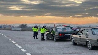 Jandarma trafik ekipleri sürücüleri bilgilendirdi