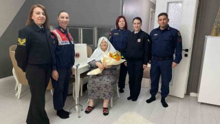 Jandarmadan Rüküş Anneanne Rukiye Eryiğite anlamlı ziyaret