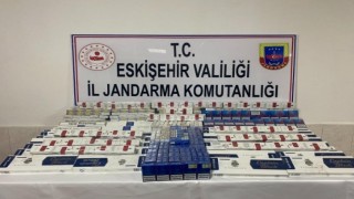 Kaçak sigara satan şüpheli jandarmadan kaçamadı