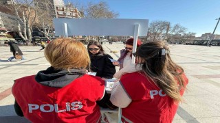 Kadın polislerden KADES bilgilendirme çalışması