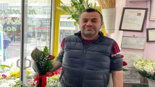 Kadınlara hediye vermek isteyenlerin tercihi çiçekten yana oldu