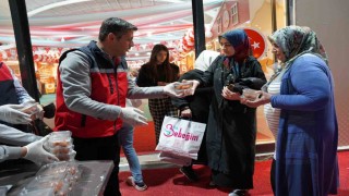 Kahtada Kadir Gecesinde anlamlı ikram
