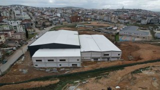 Kapalı spor salonunda çalışmalar tam gaz devam