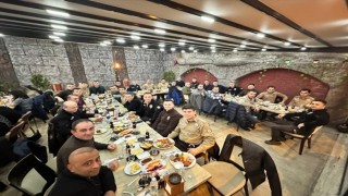 Karadeniz Ereğlide bekçiler ve amirleri iftar yemeğinde buluştu