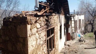 Karamanda ev yangını: 1 ölü, 1 yaralı