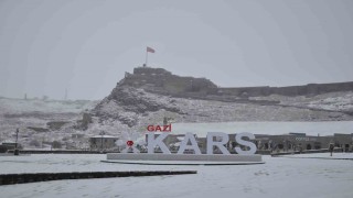 Kars beyaz örtüyle kaplandı