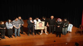 Kastamonuda şehit düşen narkotik polisi Ahmet Şahan anısına tiyatro oyunu sahnelendi