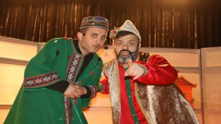 Kavuklu ve Pişekar çocuklarla buluştu