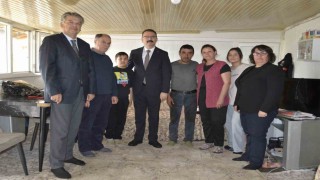 Kaymakam Ateş, vatandaşların evlerine misafir oldu