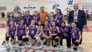 Kayseri Midi Kızlar Voleybol Ligi sona erdi