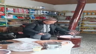 Kayseride hayırsever mahallenin bakkal borcunu ödedi