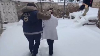 Kayseride hırsızlık şüphelileri saklandıkları adreslerde yakalandı