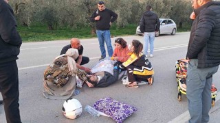Kaza yapan motosiklet sürücüsüne ilk müdahaleyi yoldan geçen doktor yaptı
