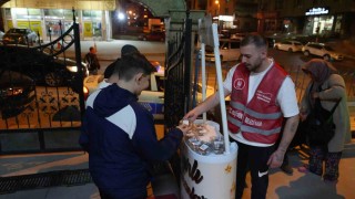 Keçiören Belediyesinden kumanya ve tatlı ikramı