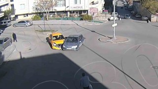 Kırıkkalede trafik kazaları kameralara yansıdı