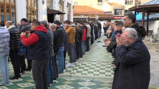 Kırklarelinde Ramazan Bayramında vatandaşlar camilere akın etti