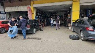 Kış lastiği değişimi ile bayram hazırlığı birleşince lastikçiler yoğun mesai harcıyor