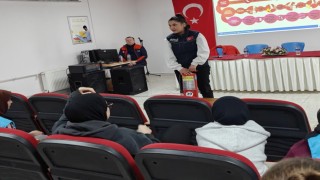 Kız öğrenci yurdunda afet bilinci ve yangın farkındalık eğitimi verildi