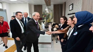 Kocagöz, sağlık çalışanlarının 14 Mart Tıp Bayramını kutladı