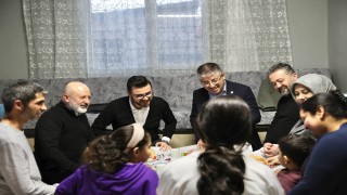 Kocasinanda her gün bir evde gönül sofrası kuruluyor