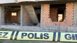 Konyada günlerdir evine gitmeyen genç inşaatın bodrumunda ölü bulundu