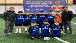 Körfezde okullar arası futbol turnuvası yapılıyor