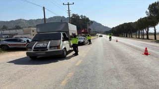 Köşkte jandarma ekiplerinden trafik denetimi