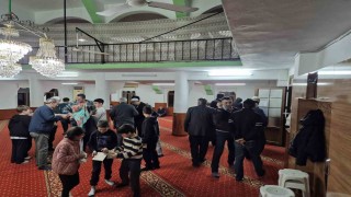 Köyceğizde çocuklar bayram harçlıklarını erken aldı