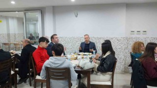 Köyceğizde öğrencilere iftar iyilik sofrasında diş kirası dağıtıldı